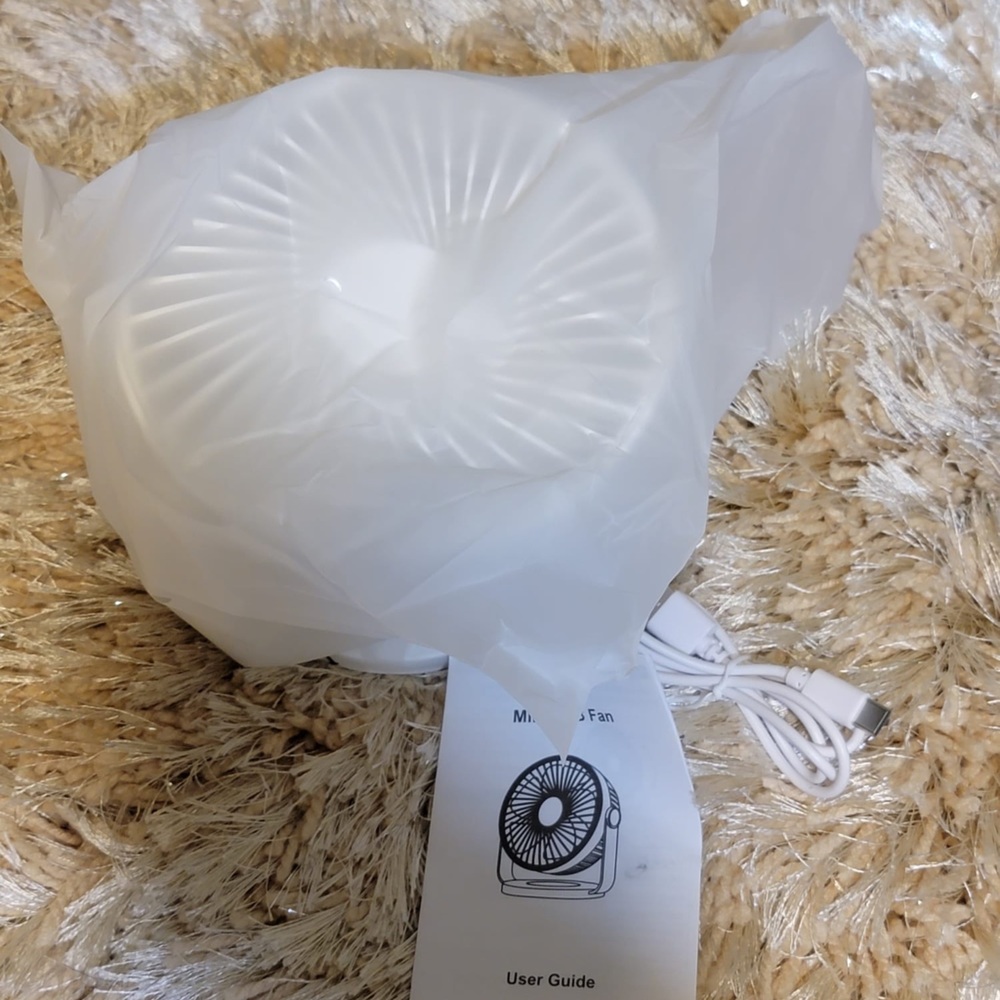 Mini USB Portable Fan - Picture 2 of 5